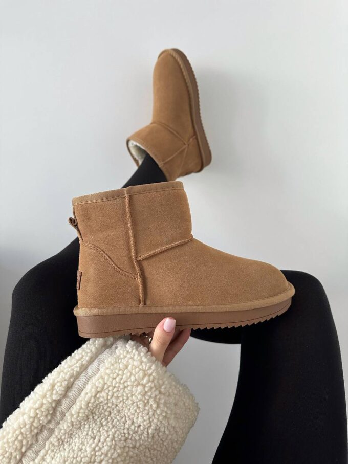Ugg Mini Ginger Suede
