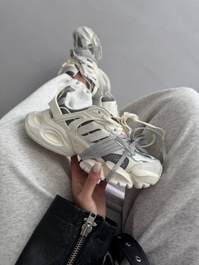 Adidas XLG Runner Dirty White Silver