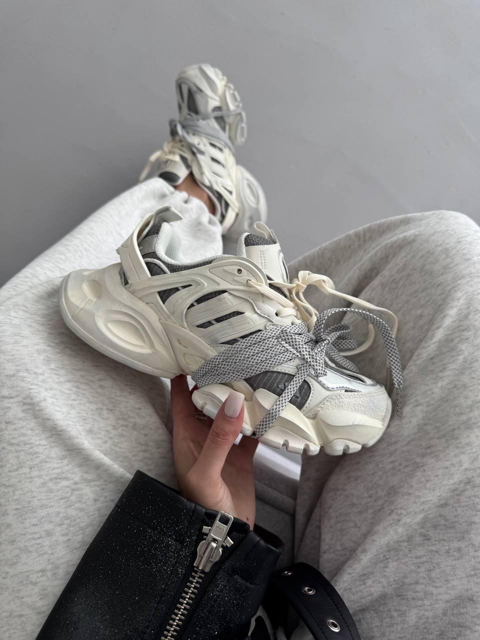 Adidas XLG Runner Dirty White Silver