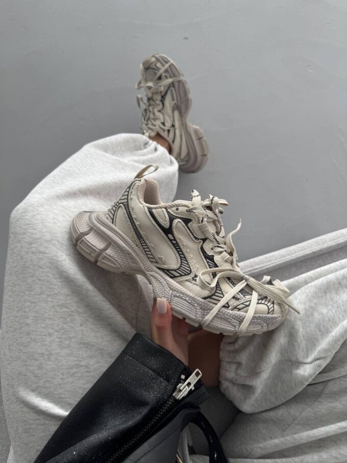 Balenciaga 3xl Vintage Beige