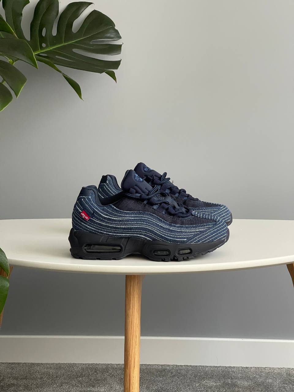 Nike Air Max 95 OG Levi’s Obsidian