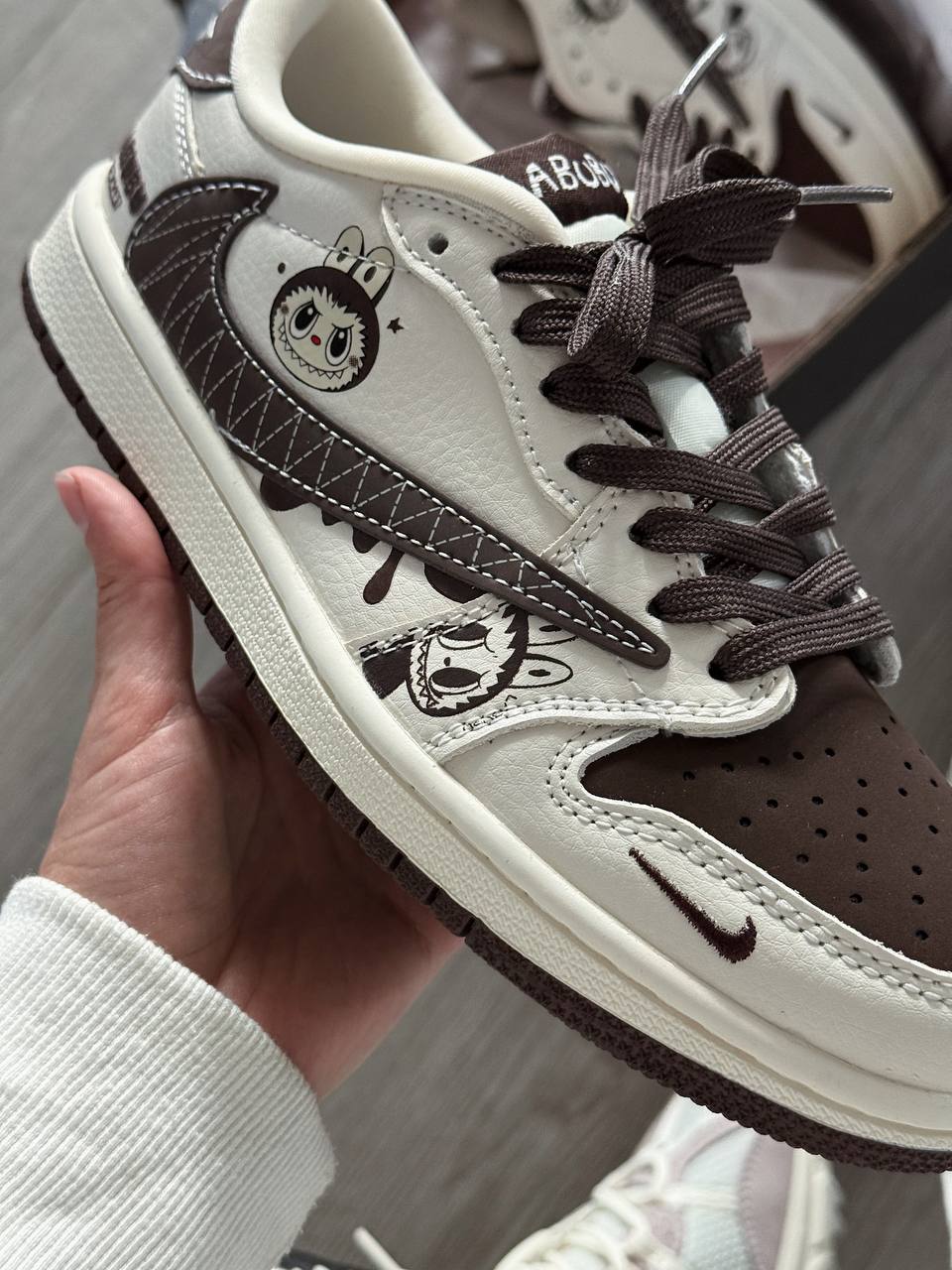 Labudu x Travis Scott x Air Jordan 1 Low - Зображення 4