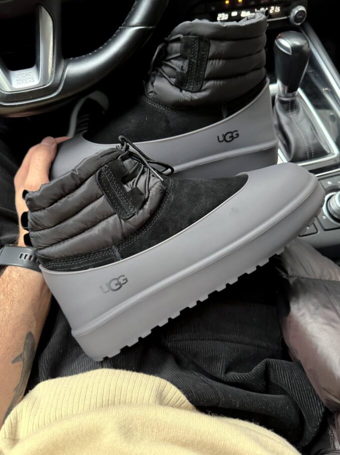 UGG Classic Mini Lace-Up Black