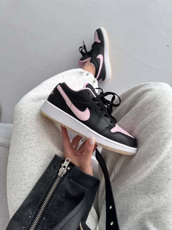Nike Air Jordan Retro 1 Low Black Pink
