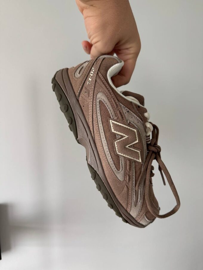 New Balance 204L Brown
