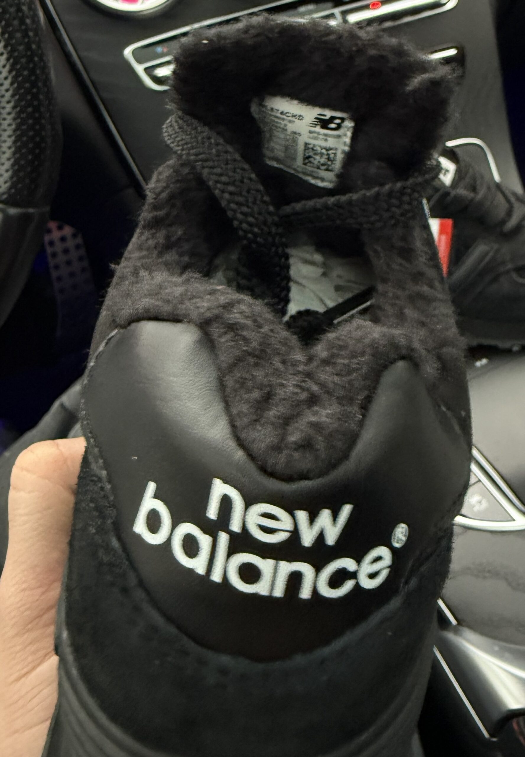 New Balance 574 Total Black Fur - Зображення 3