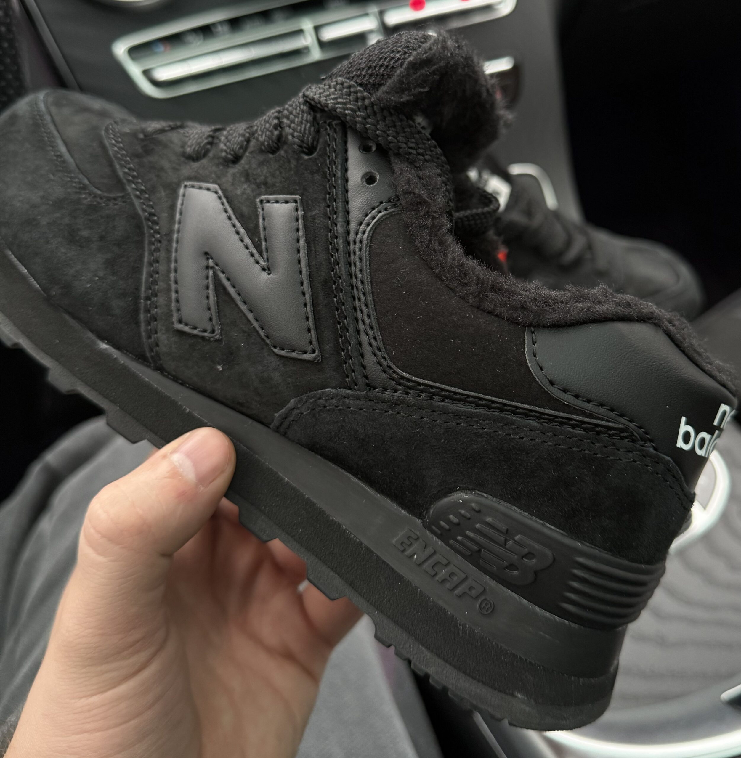 New Balance 574 Total Black Fur - Зображення 2