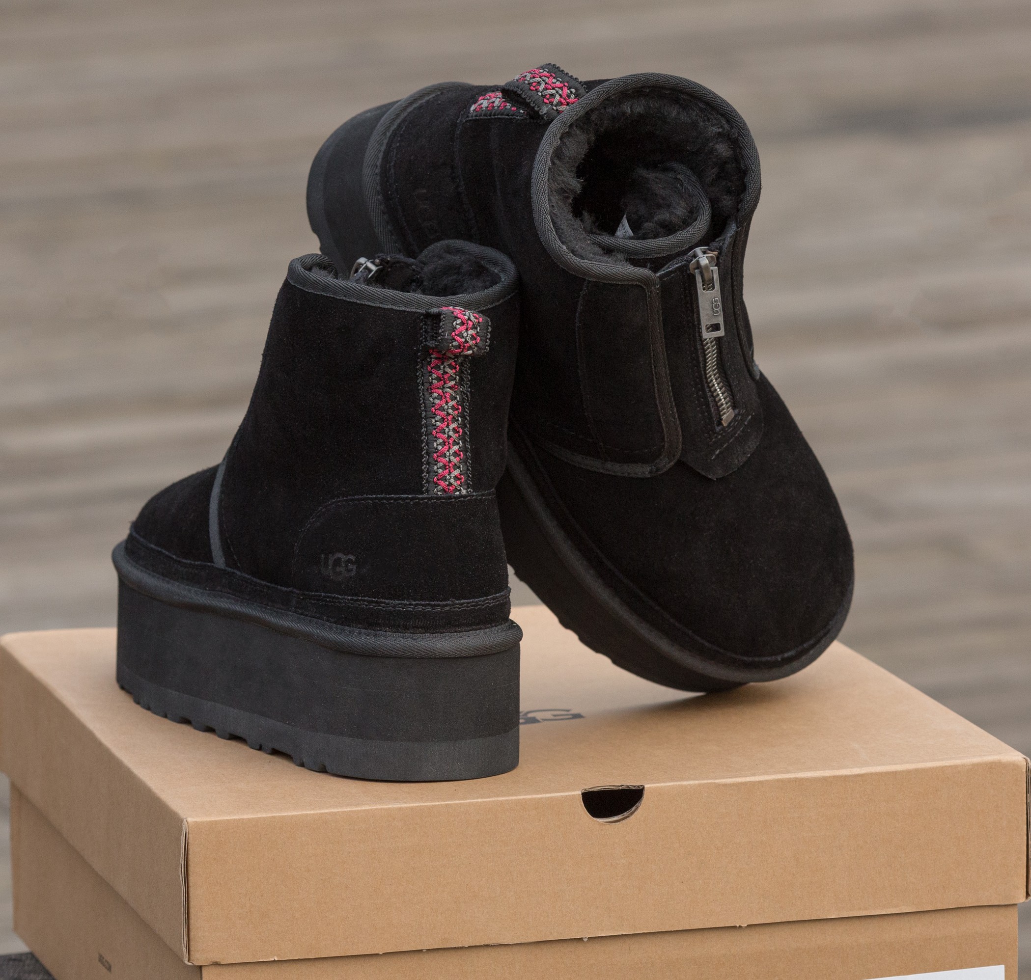 Ugg Neumel Platform Zip Slipper Black - Зображення 6