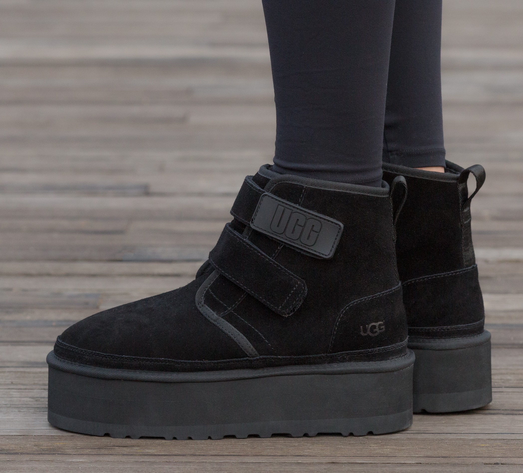 Ugg Neumel Platform Zip Slipper Black