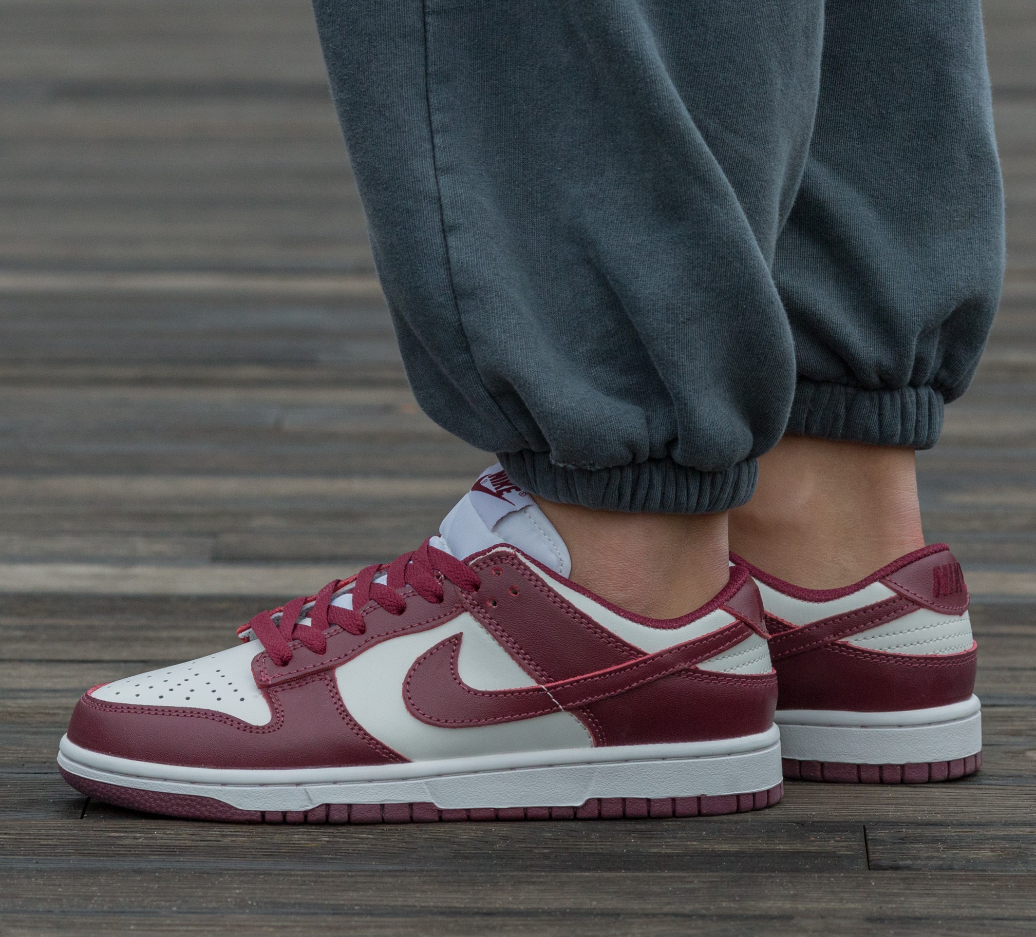 Nike Dunk Low Team Red