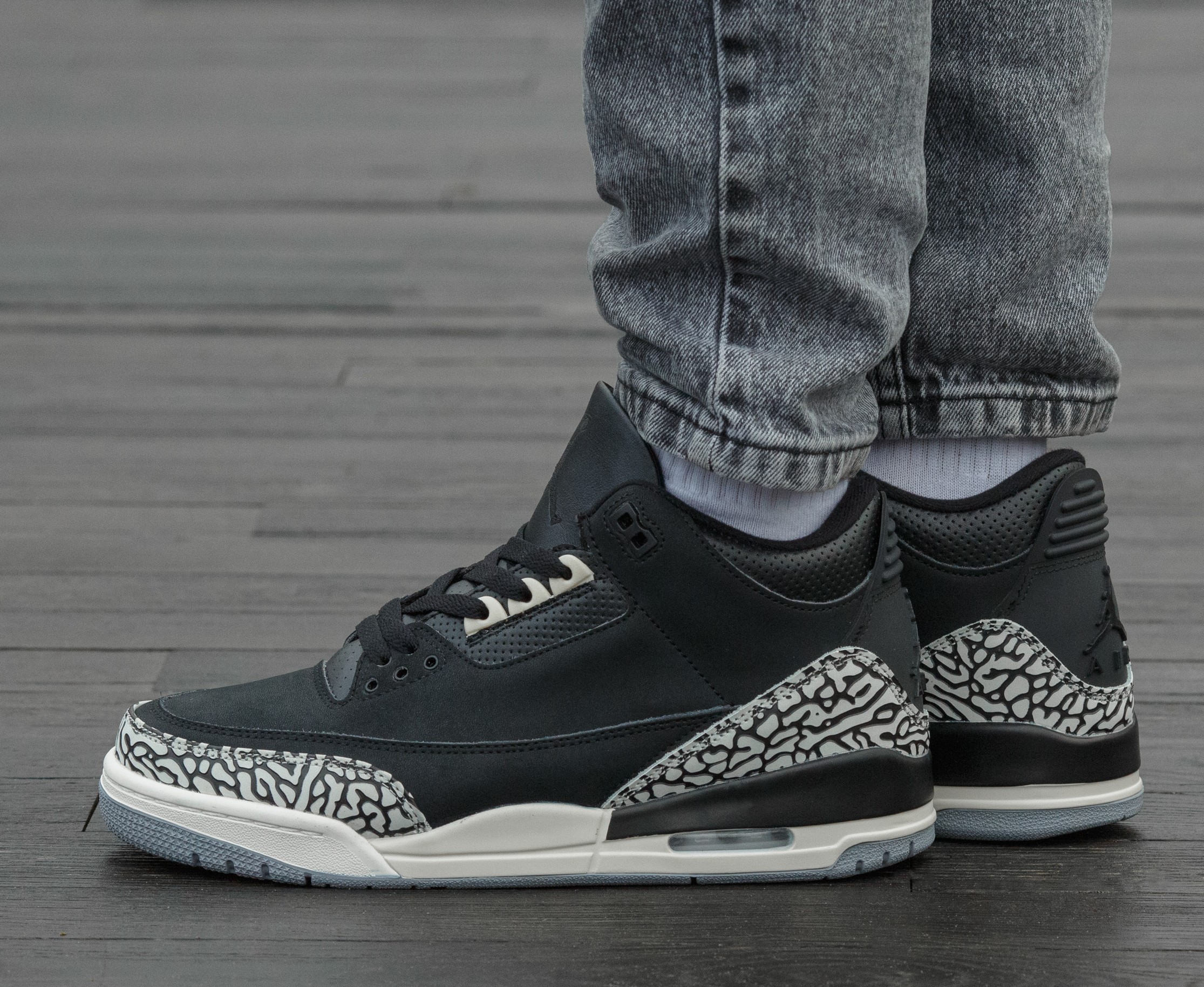 Air Jordan Retro 3 Off Noir Black
