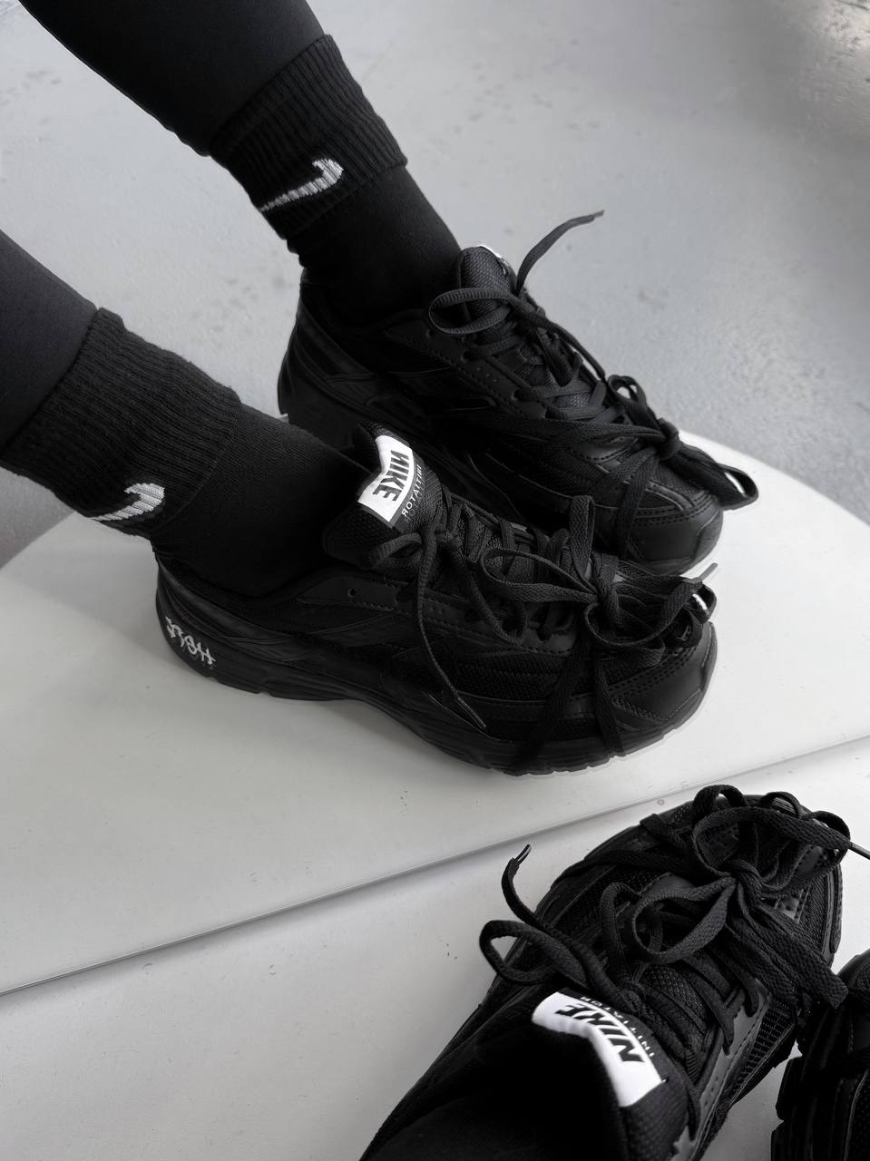 Nike Initiator Black