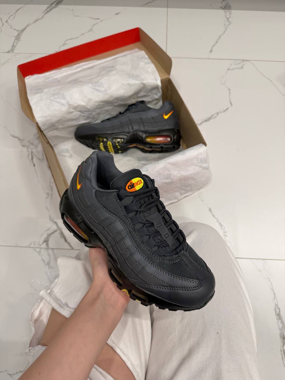 Nike Air Max 95 Anthracite Safety Orange Dark Grey - Зображення 4