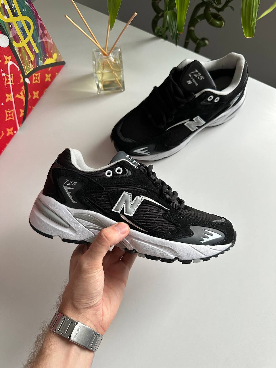 New Balance 725 Black White Thermo