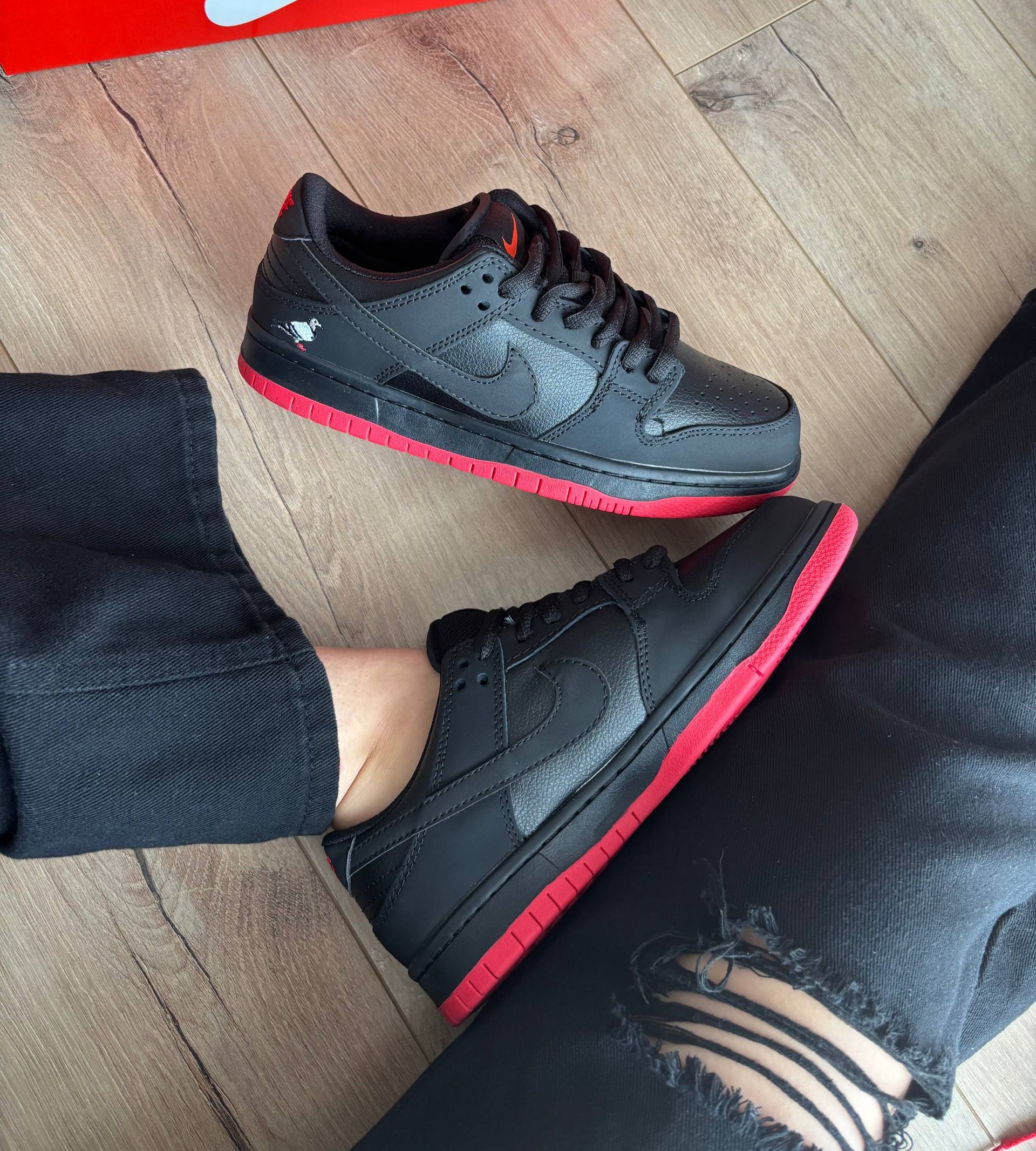 Nike Dunk Low Pigeon Black Red - Зображення 4