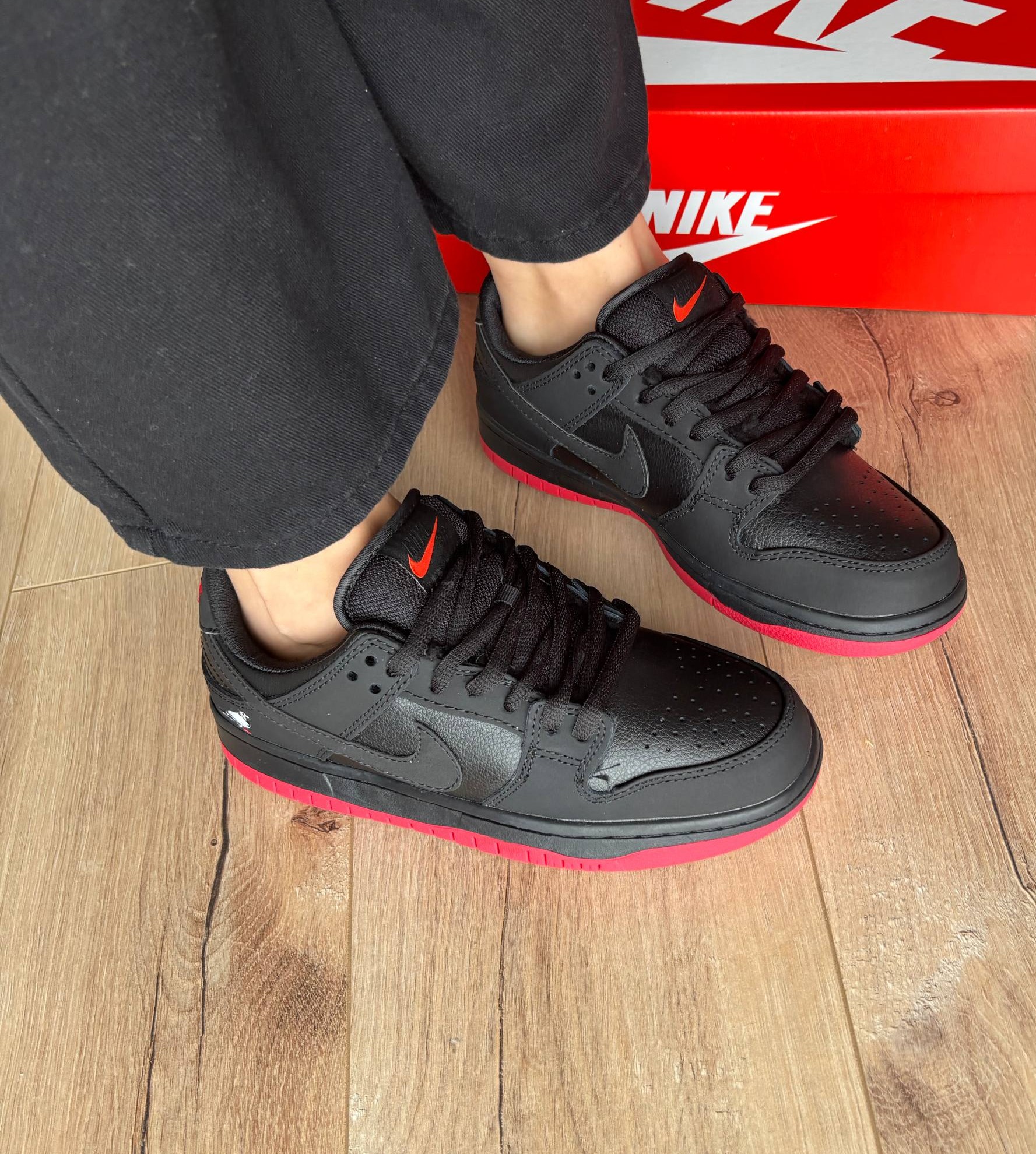 Nike Dunk Low Pigeon Black Red
