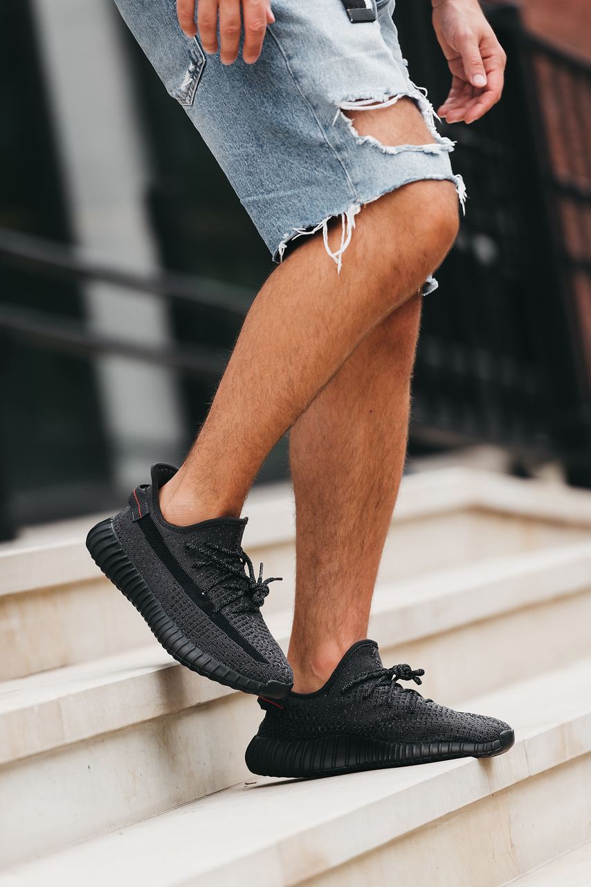 Adidas Yeezy Boost 350 v2 Black