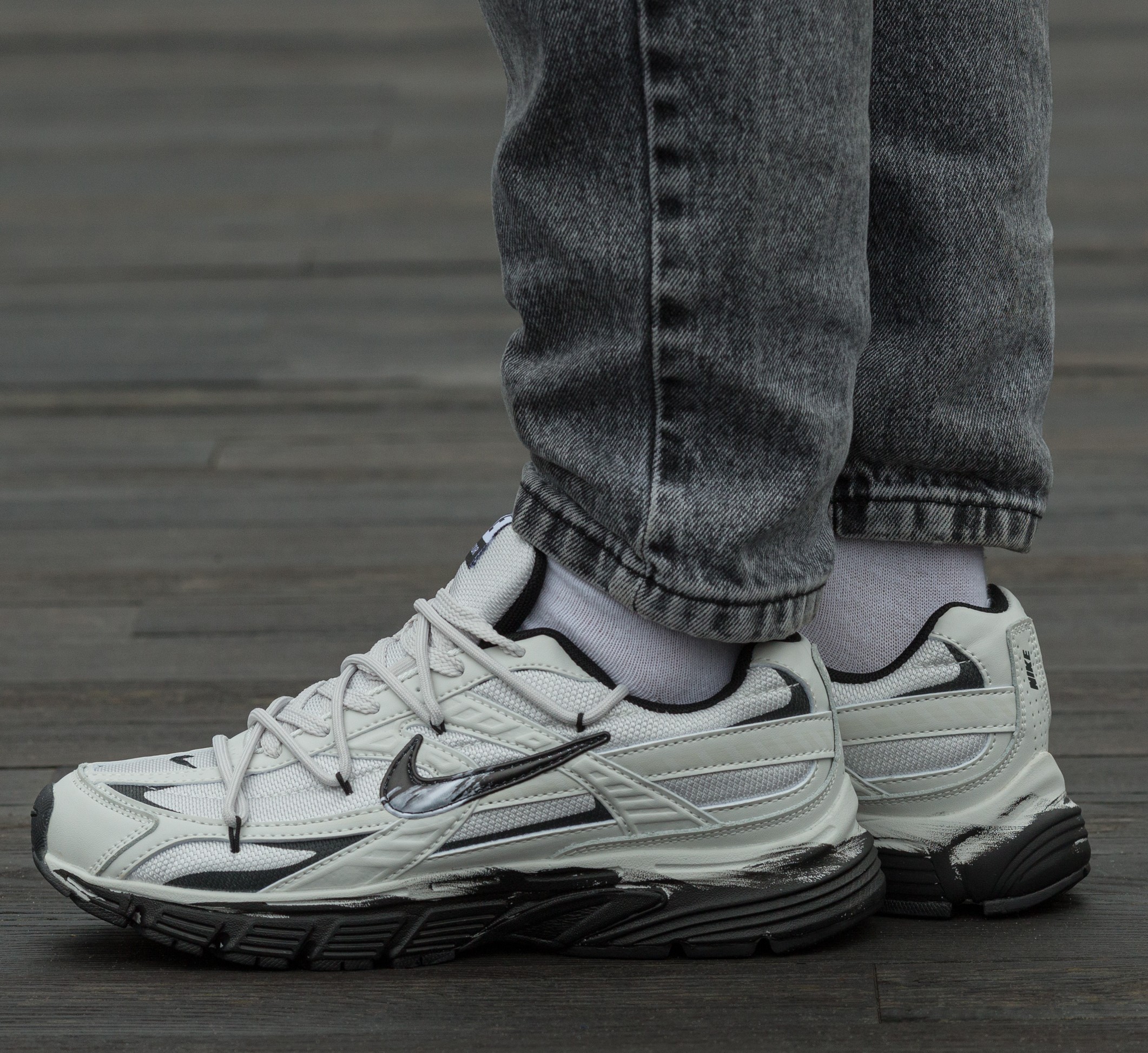 Nike Initiator Custom White Black