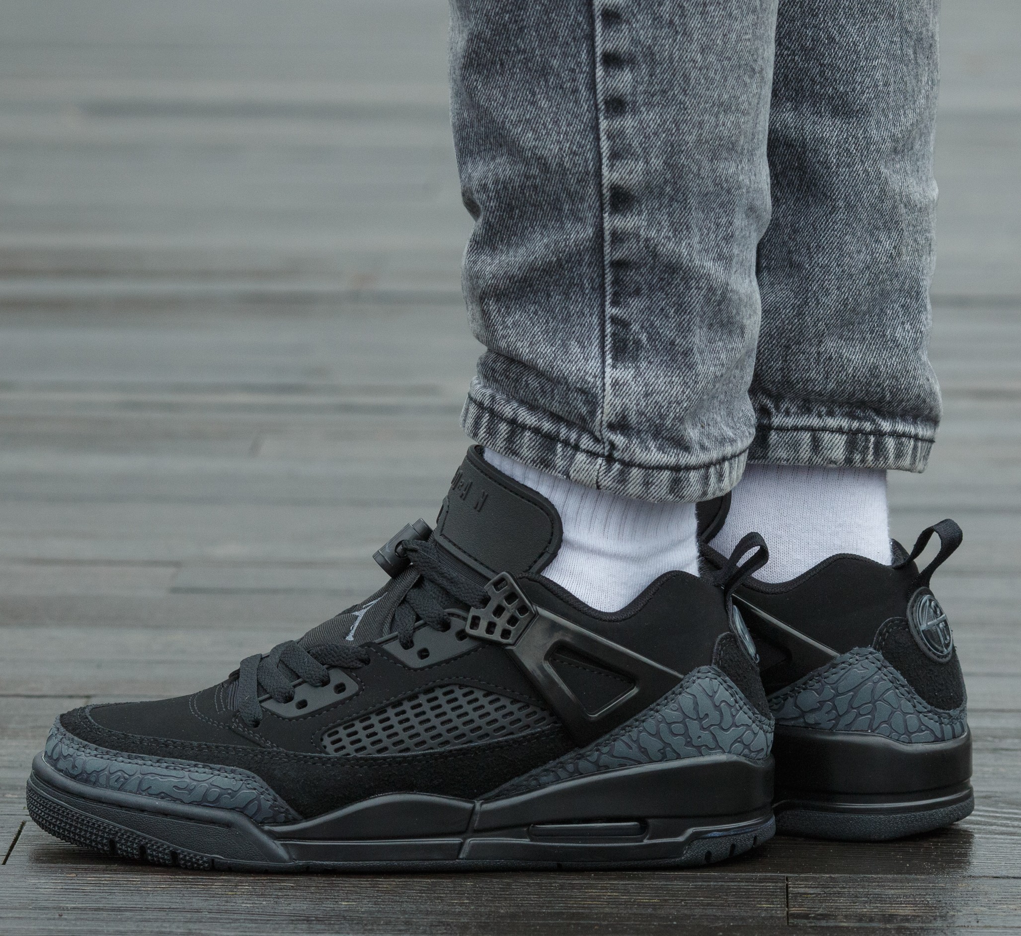 Air Jordan 3 Retro Low Black Cat