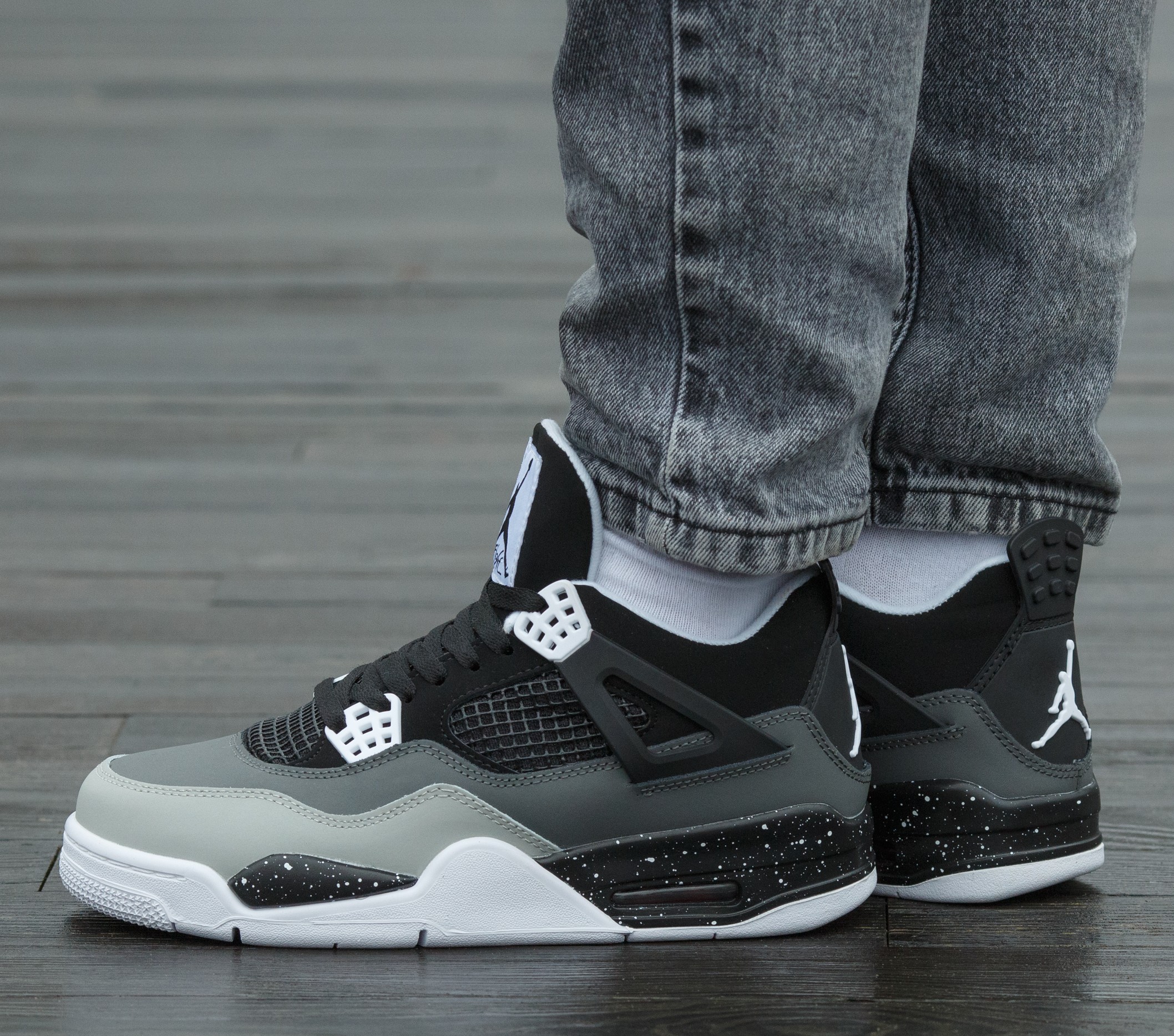 Air Jordan 4 Retro SE Fear Black White