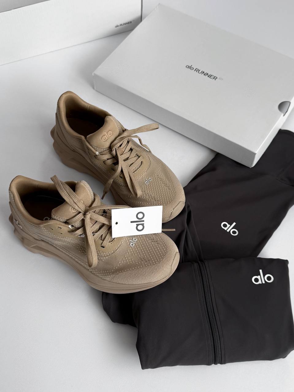 Alo Yoga Runner Beige - Зображення 6