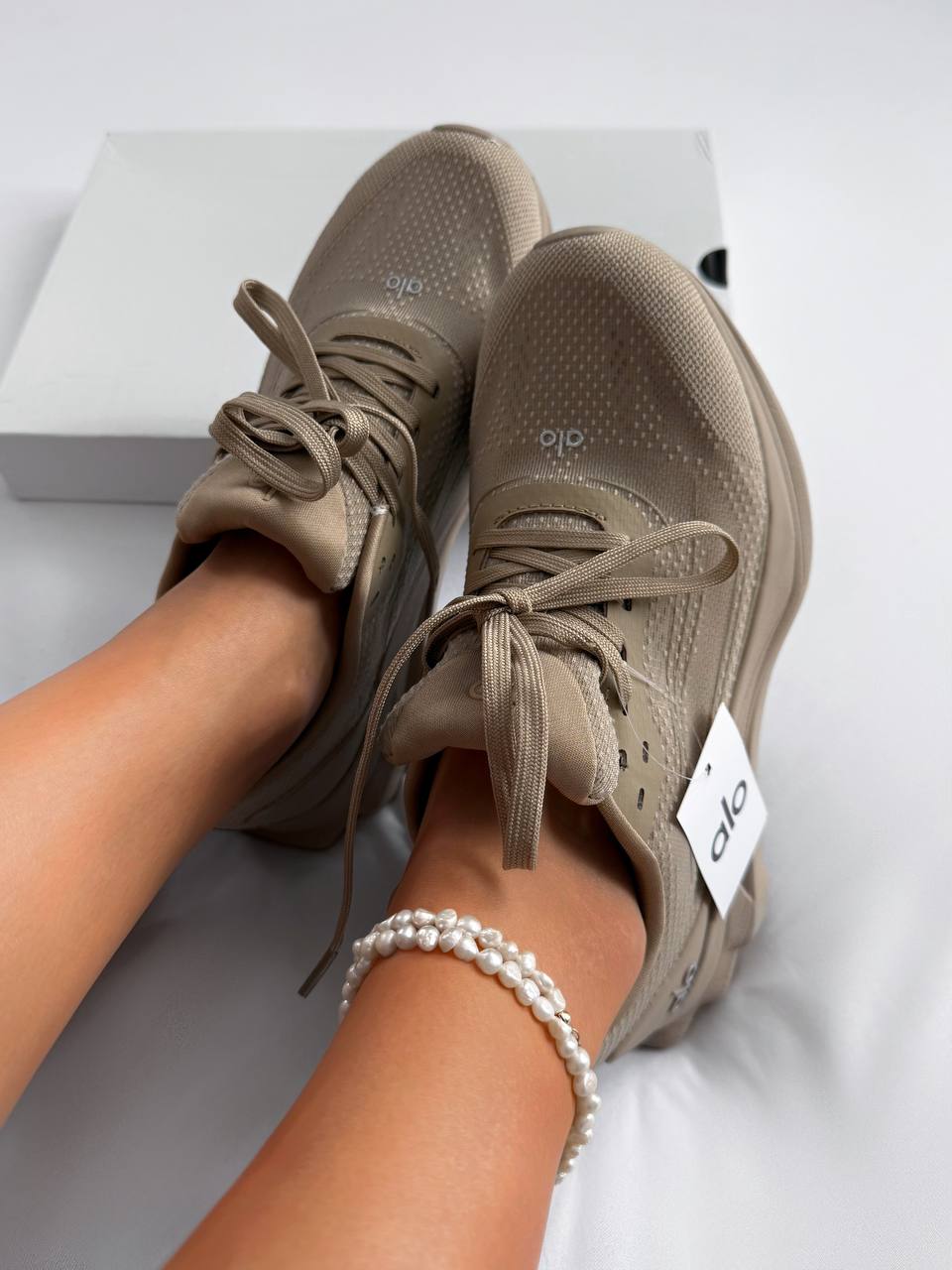 Alo Yoga Runner Beige - Зображення 2