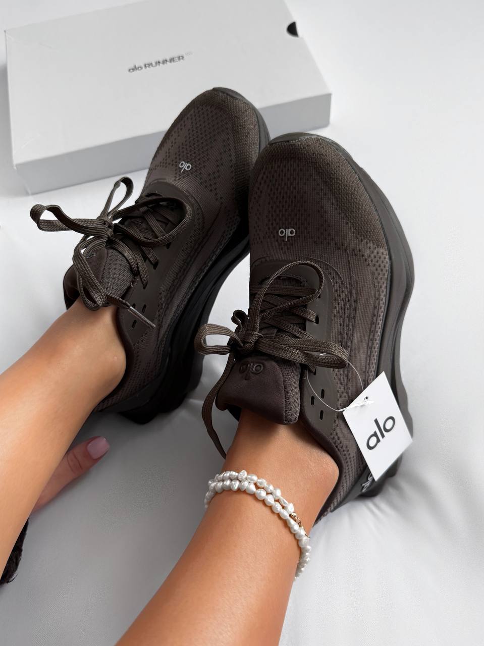 Alo Yoga Runner Brown - Зображення 2