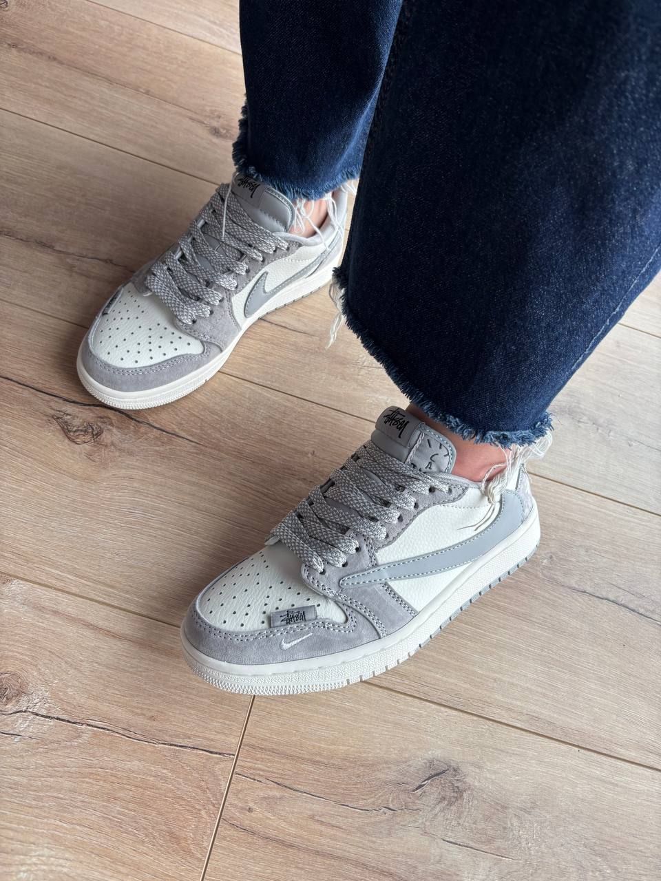 Jorgan 1 Low x Travis Scott x Stussy Grey