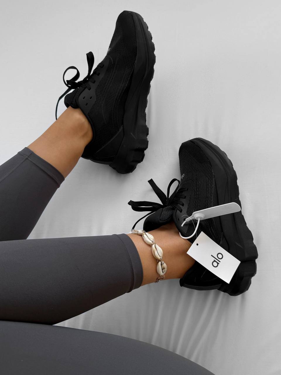 Alo Yoga Runner Black