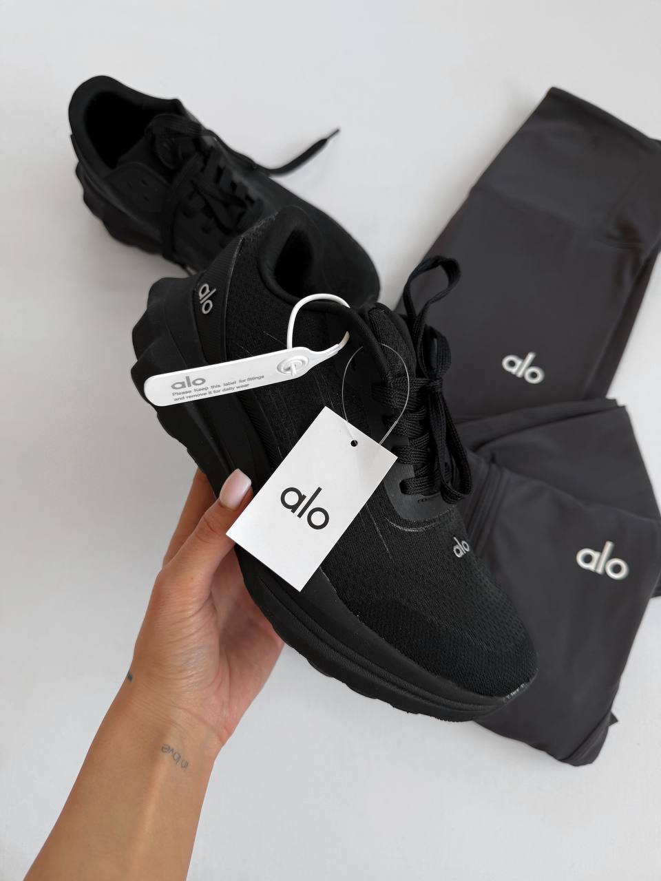 Alo Yoga Runner Black - Зображення 4