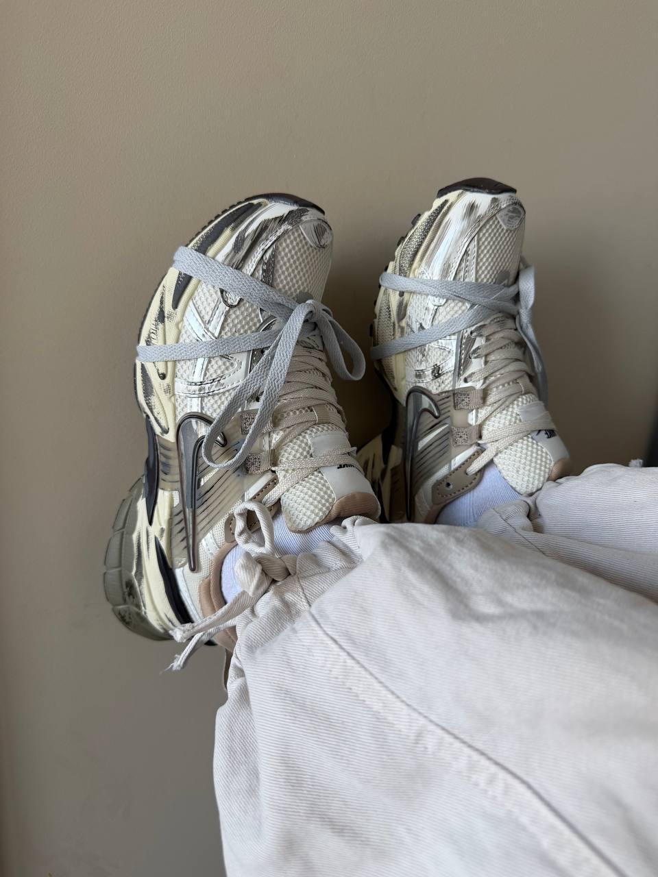 Nike V2K Run White Beige - Зображення 3