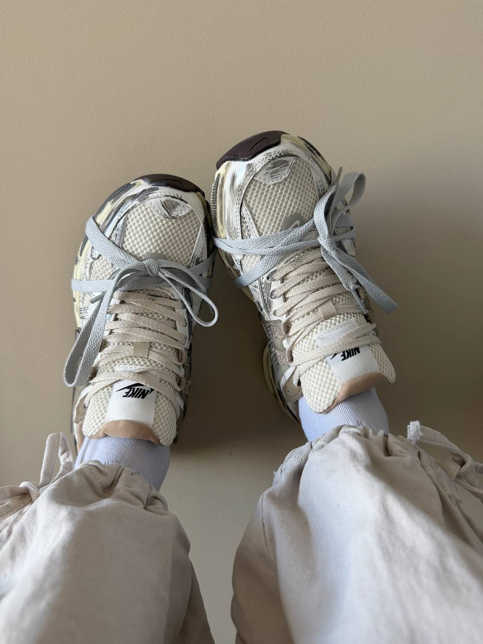 Nike V2K Run White Beige - Зображення 2