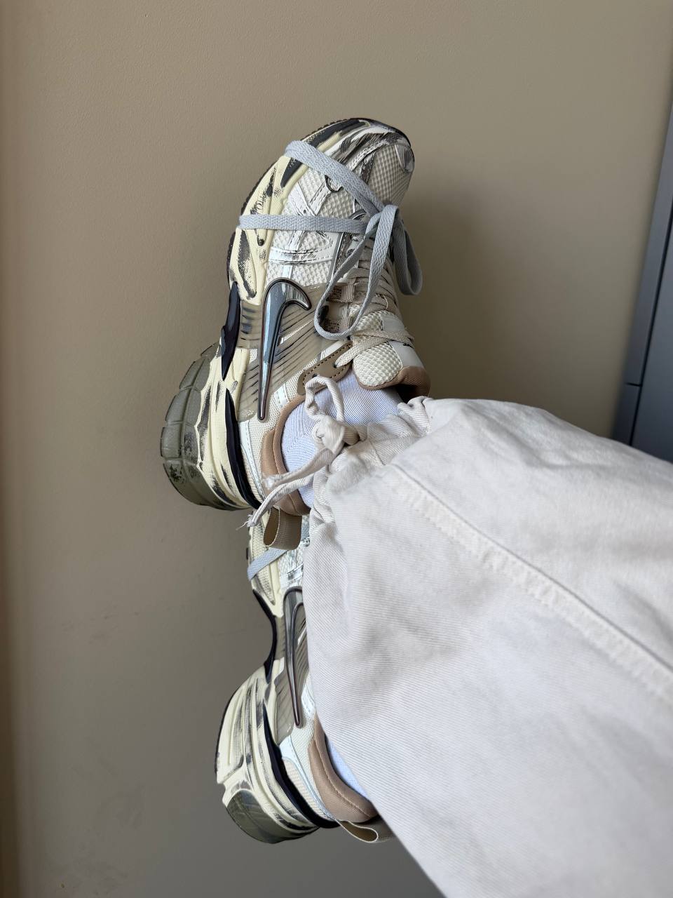 Nike V2K Run White Beige - Зображення 4