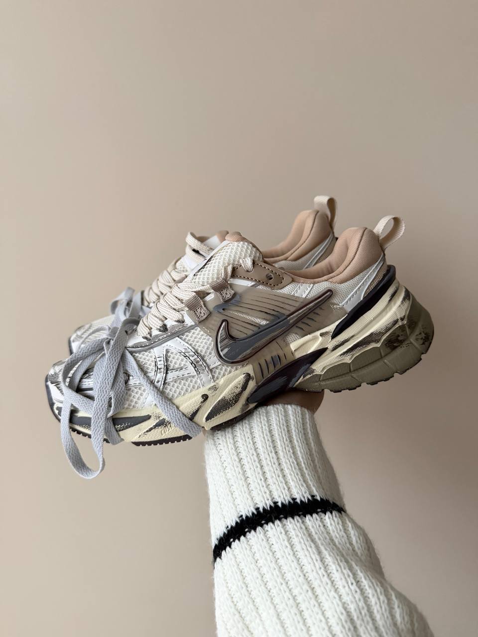 Nike V2K Run White Beige - Зображення 7