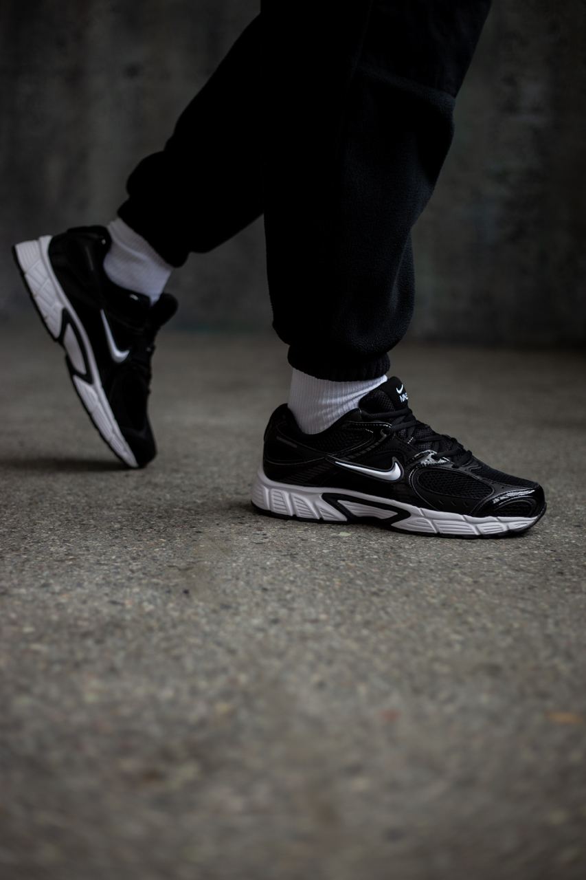 Nike V5 RNR Black White