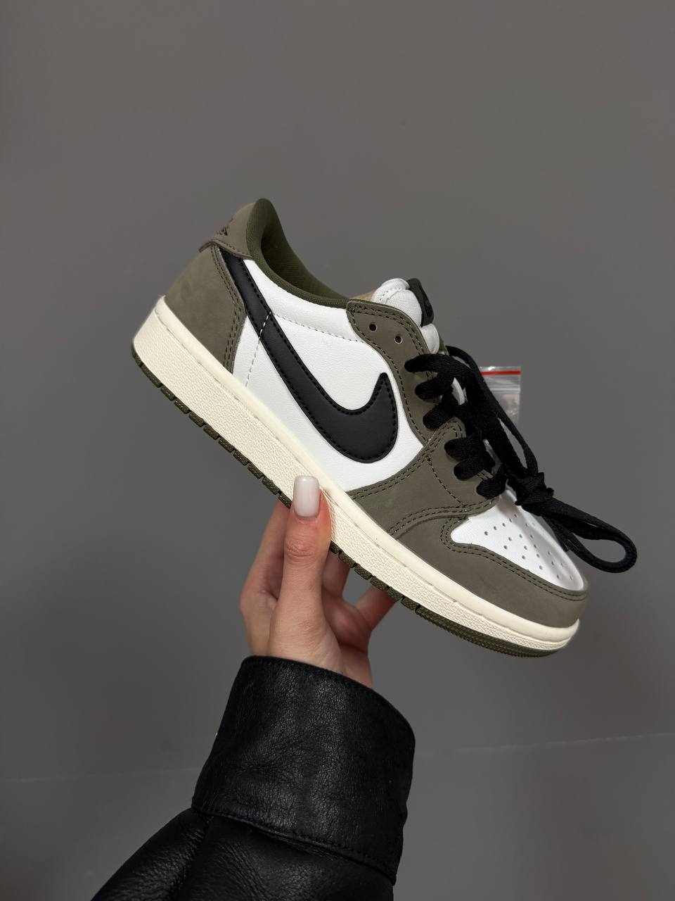 Air Jordan Retro 1 Medium Olive