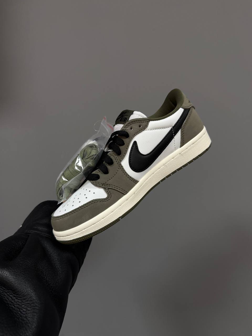 Air Jordan Retro 1 Medium Olive - Зображення 4