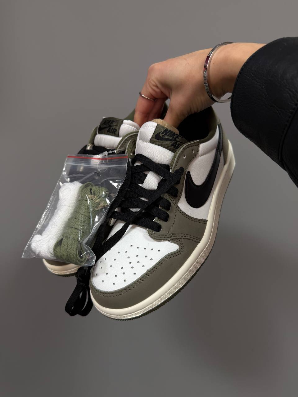 Air Jordan Retro 1 Medium Olive - Зображення 3