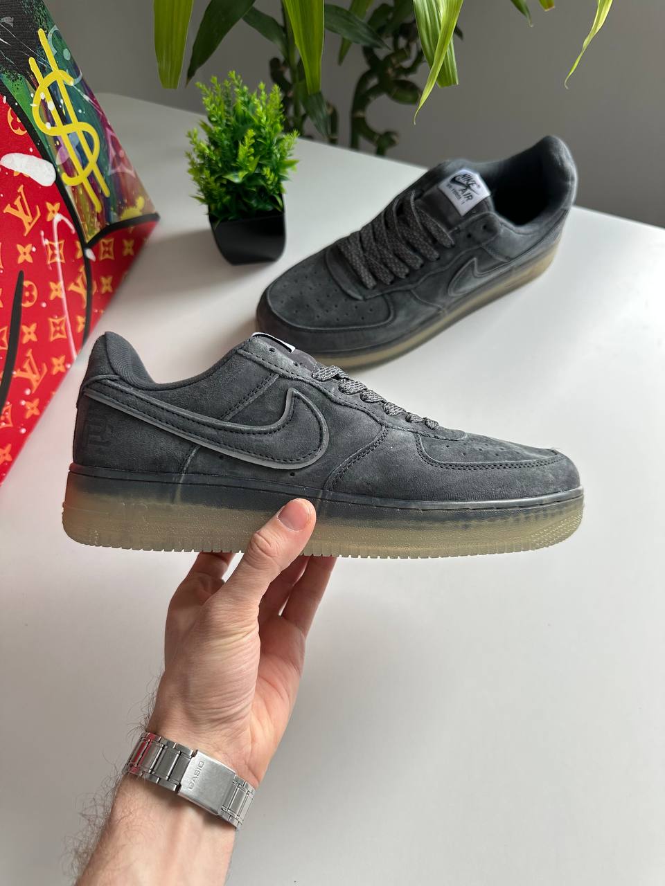 Nike Air Force 1 '07 LV8 Suede Grey