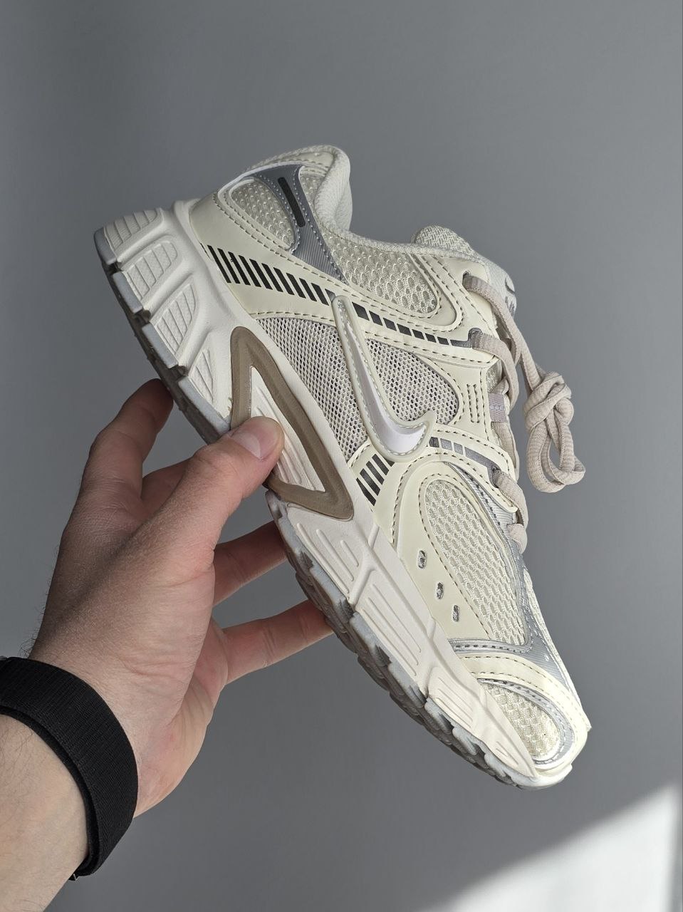 Nike V5 RNR Cream Beige