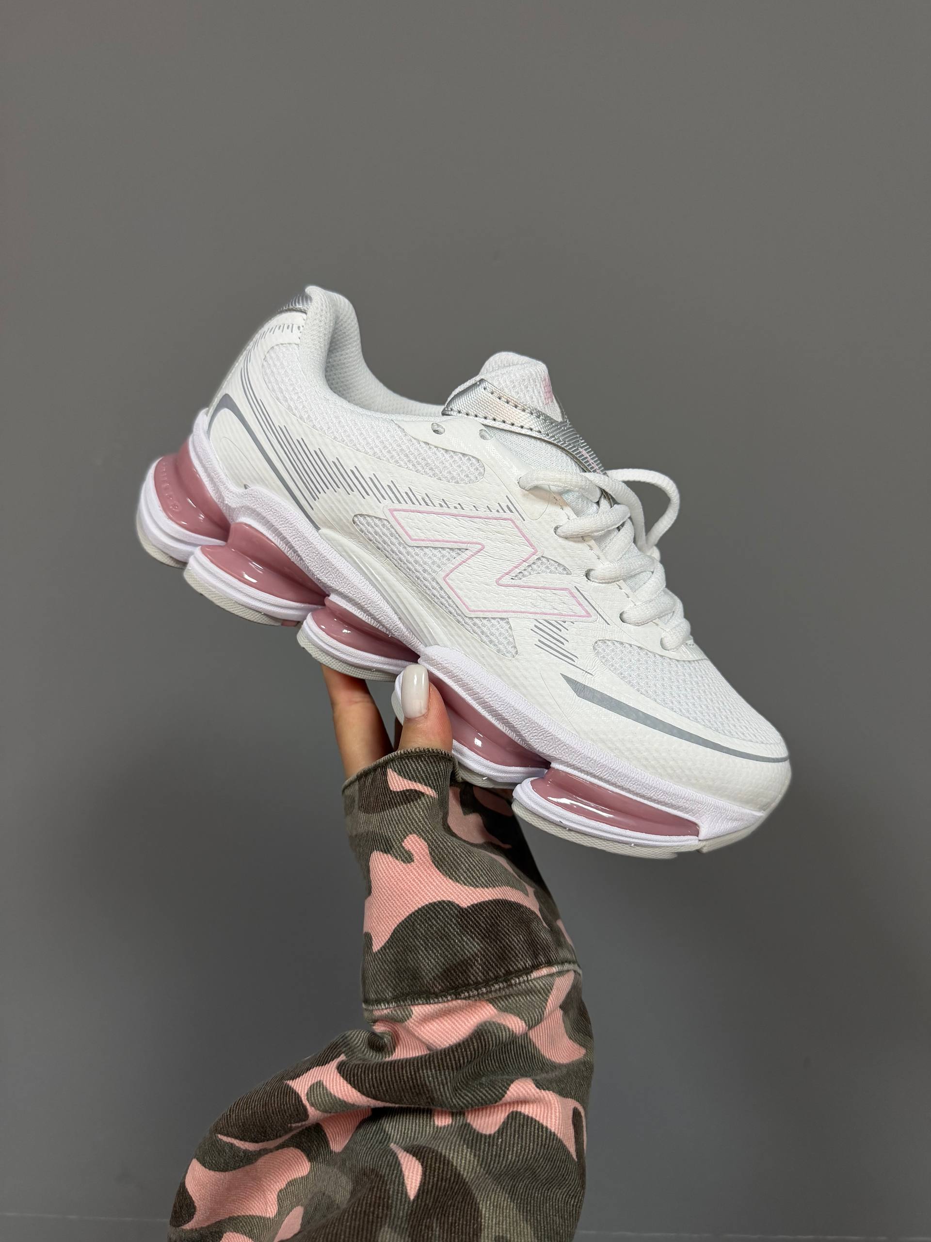 New Balance 2000 White Pink