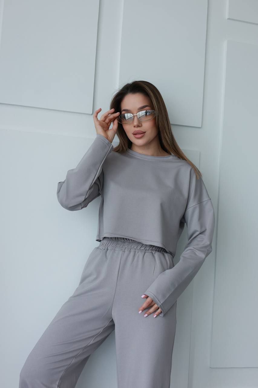 Жіночий костюм кроп-світшот та прямі штани 0987т - Зображення 4