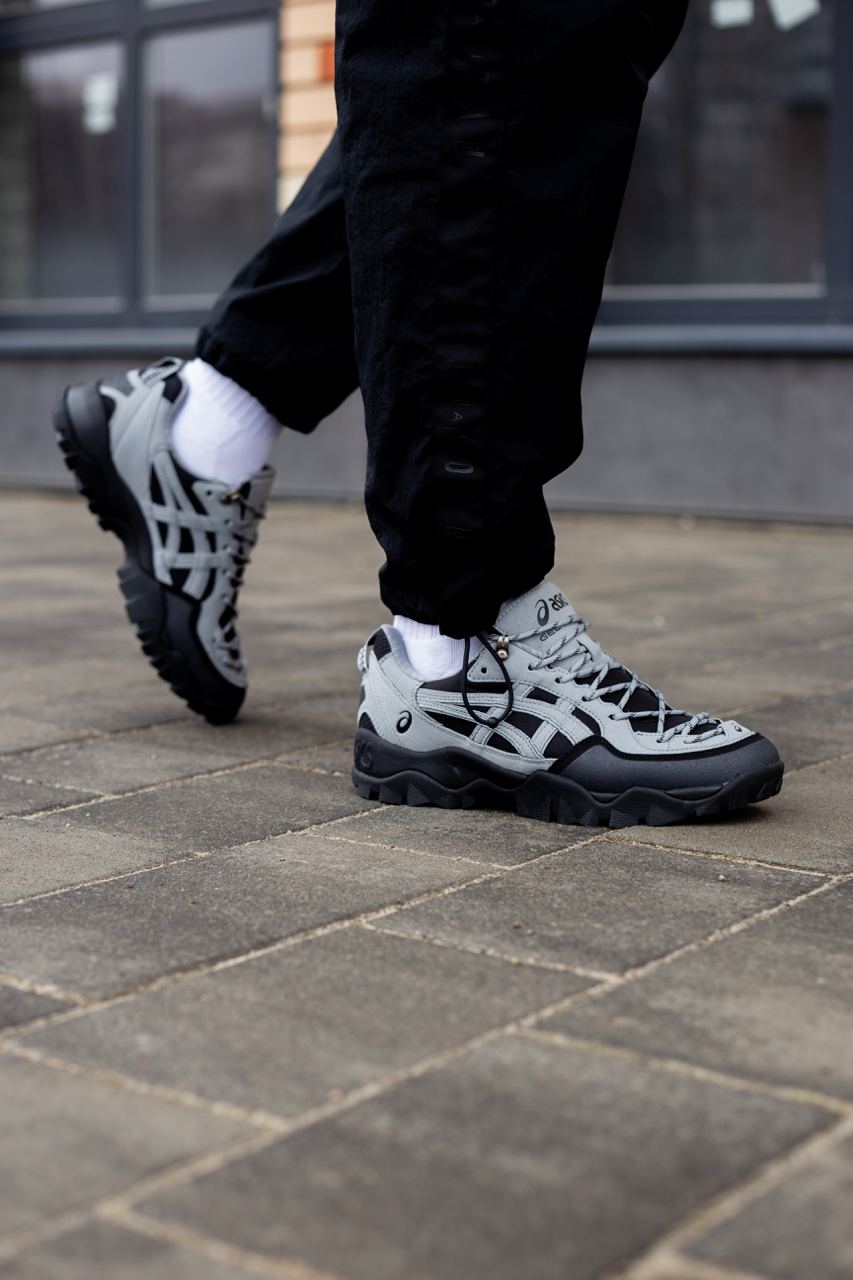 Asics Gel-Pickax Grey Black