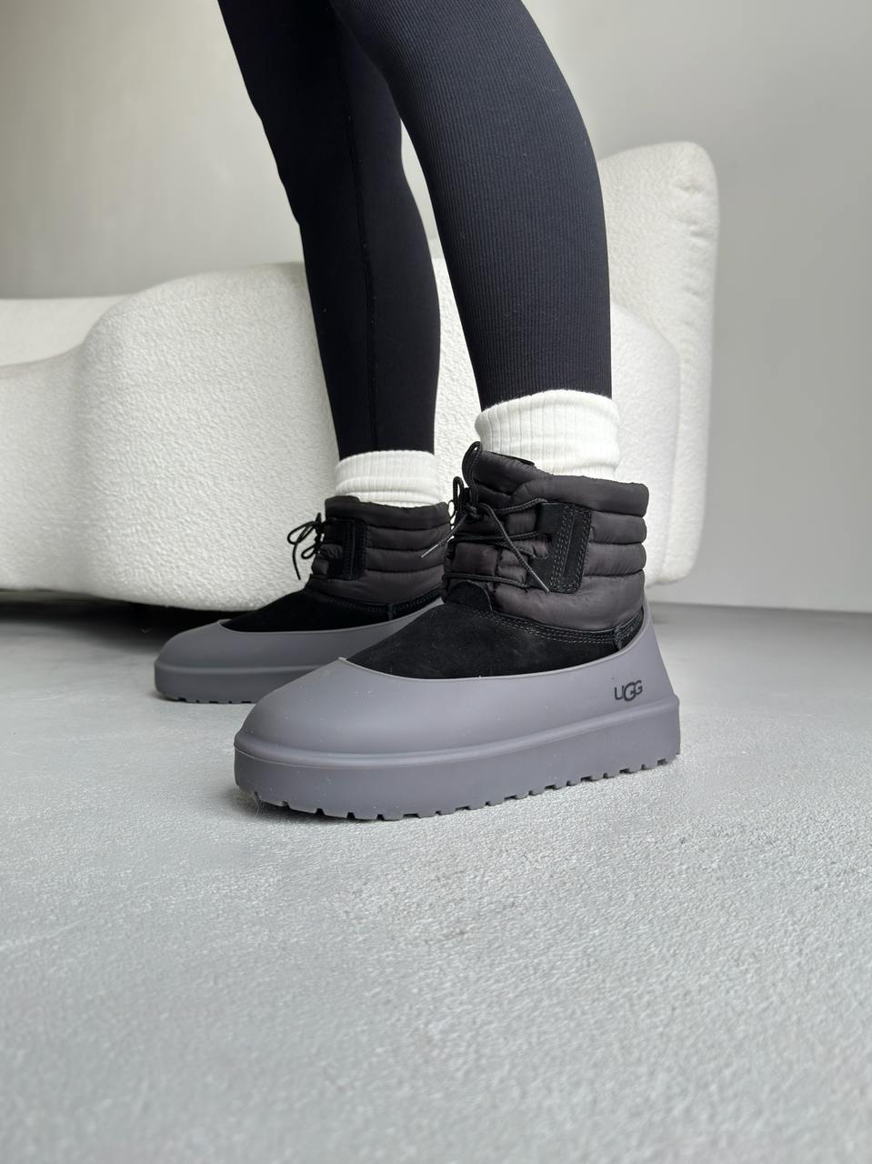 Ugg Classic Mini Lace-Up Black - Зображення 2