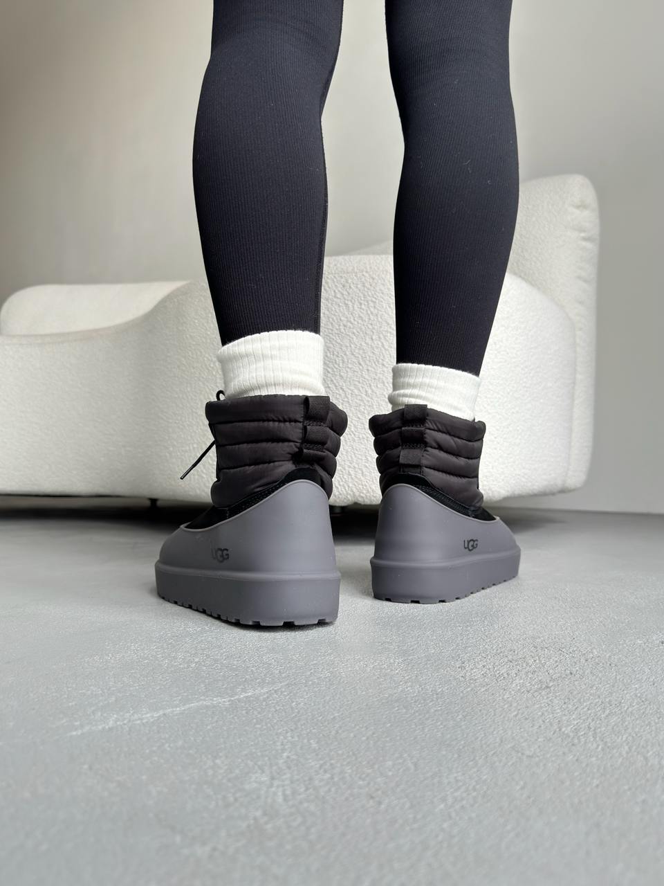 Ugg Classic Mini Lace-Up Black - Зображення 7